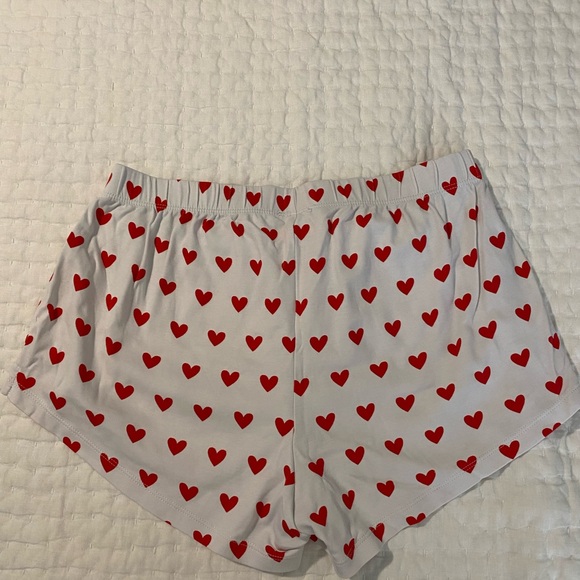 LAKE Heart Print Pajama Top and Shorts - Picture 6 of 7